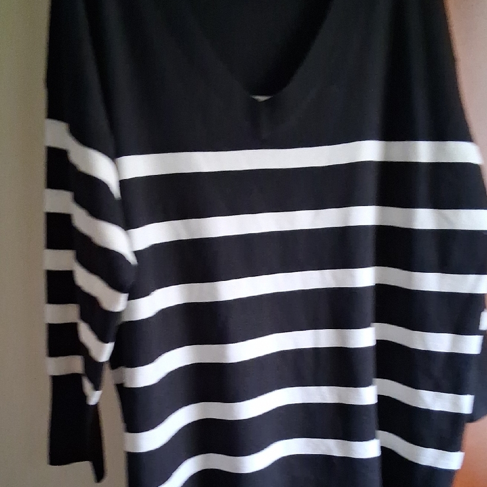 Ava & Viv Black and White Striped Long Sleeve Top